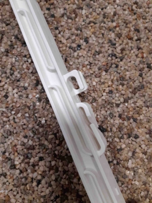 Plastpæl, hvid, H:105cm.