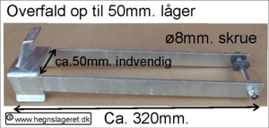 Lukkebeslag til dobbelte låger. (overfald)  Bredde af låge max. 50mm. (Bred udgave)