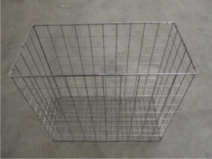 Halmhæk, kurv. H: 46cm. B: 25cm. L: 50cm